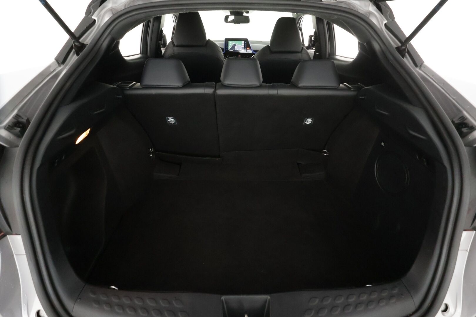 Toyota C-HR 2017 1,8 Hybrid Premium * Nahat / JBL / ACC / P.kamera / LED / Navi / Lohkolämmitin / KeylessGo * - Suomi-auto / Kahdet renkaat aluvanteilla