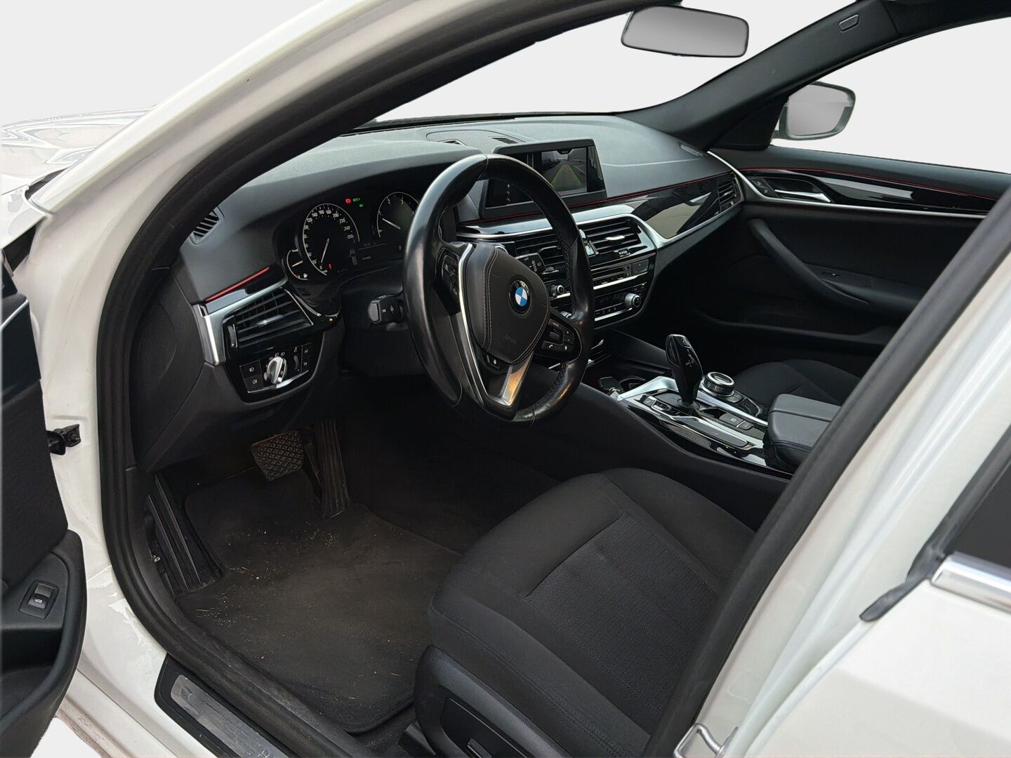 BMW 520 2018 G31 Touring 520d A xDrive Business Comfort - Suomiauto | HiFi | Koukku | Peruutuskamera | Digimittari | Vakkari | LED | Lohko&Sisäpistoke | Ratinlämmitys | Juuri tullut Tampereelle!