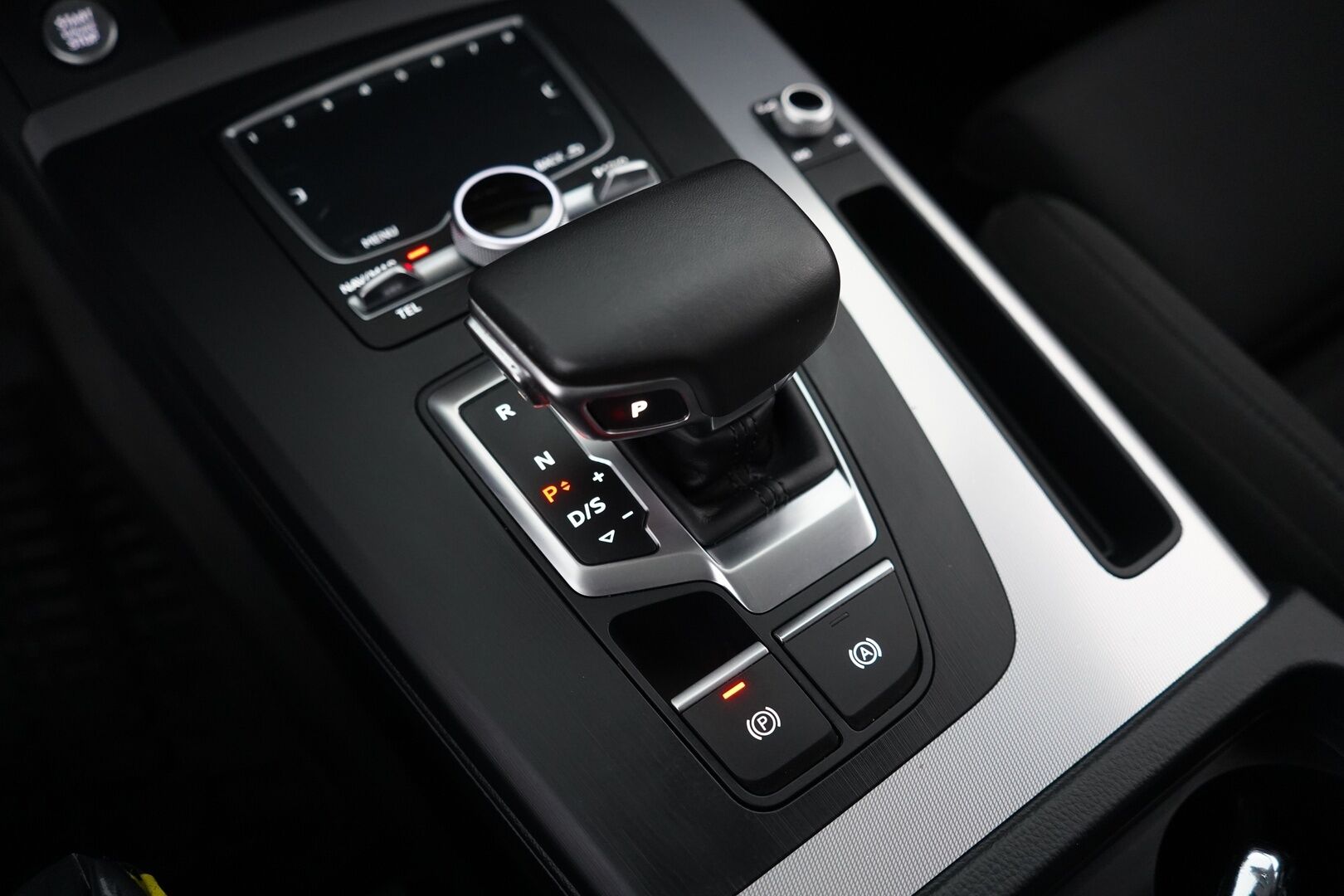 Audi Q5 2018 2.0 TDI Business Sport 120 kW Quattro S tronic - Digimittaristo | Webasto | Sport-penkit | Tutkat | Taittuva koukku | Suomi-auto | 2x renkaat | Juuri huollettu | Hihna vaihdettu 2024