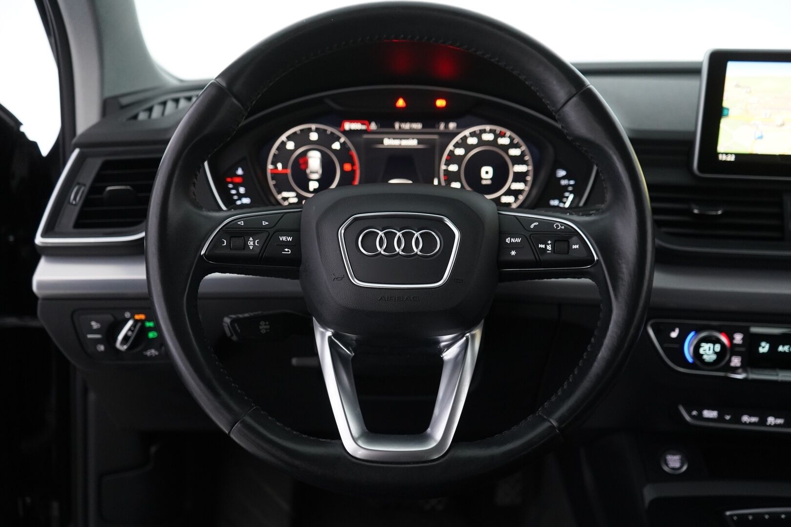 Audi Q5 2018 2.0 TDI Business Sport 120 kW Quattro S tronic - Digimittaristo | Webasto | Sport-penkit | Tutkat | Taittuva koukku | Suomi-auto | 2x renkaat | Juuri huollettu | Hihna vaihdettu 2024