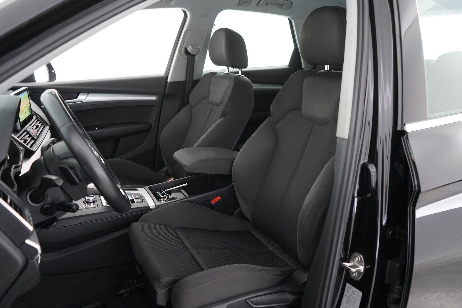 Audi Q5 2018 2.0 TDI Business Sport 120 kW Quattro S tronic - Digimittaristo | Webasto | Sport-penkit | Tutkat | Taittuva koukku | Suomi-auto | 2x renkaat | Juuri huollettu | Hihna vaihdettu 2024
