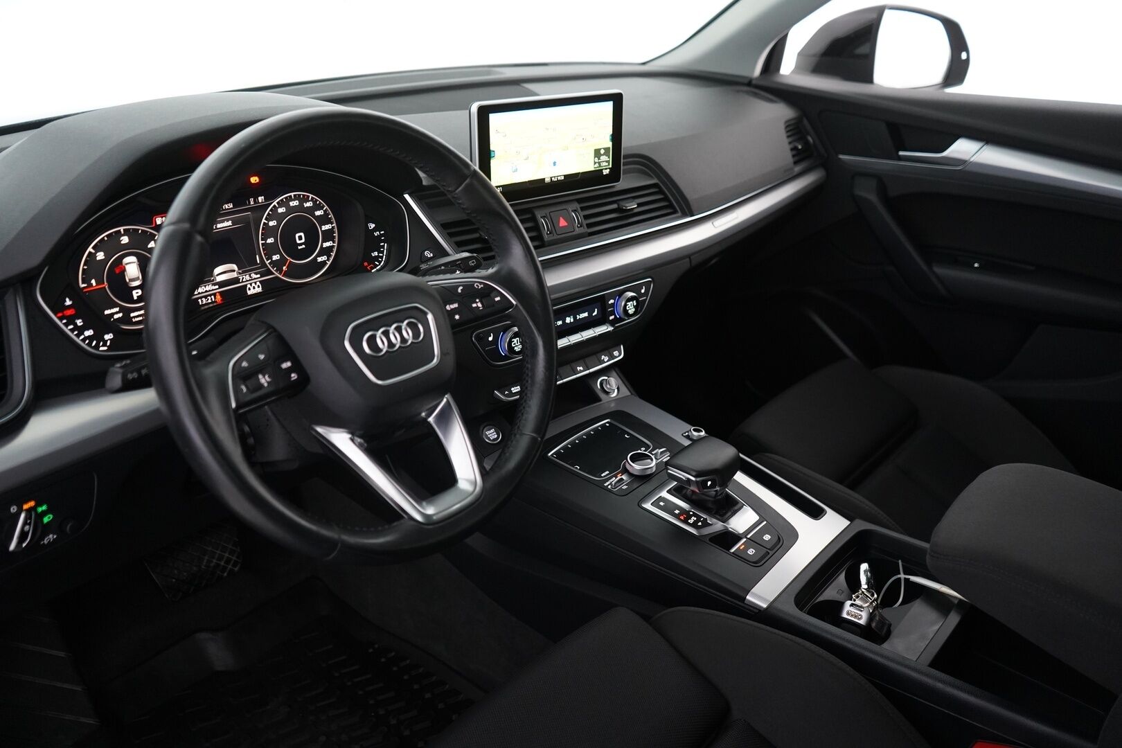 Audi Q5 2018 2.0 TDI Business Sport 120 kW Quattro S tronic - Digimittaristo | Webasto | Sport-penkit | Tutkat | Taittuva koukku | Suomi-auto | 2x renkaat | Juuri huollettu | Hihna vaihdettu 2024