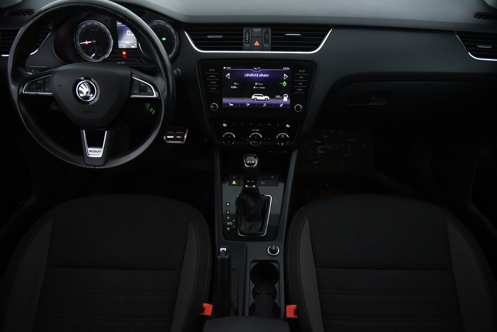 Skoda Octavia 2017 Combi 2,0 TDI 184 4x4 Scout DSG Autom / Adapt. Vakkari / P. Kamera / LED / Koukku - BLIS / P.Tutkat