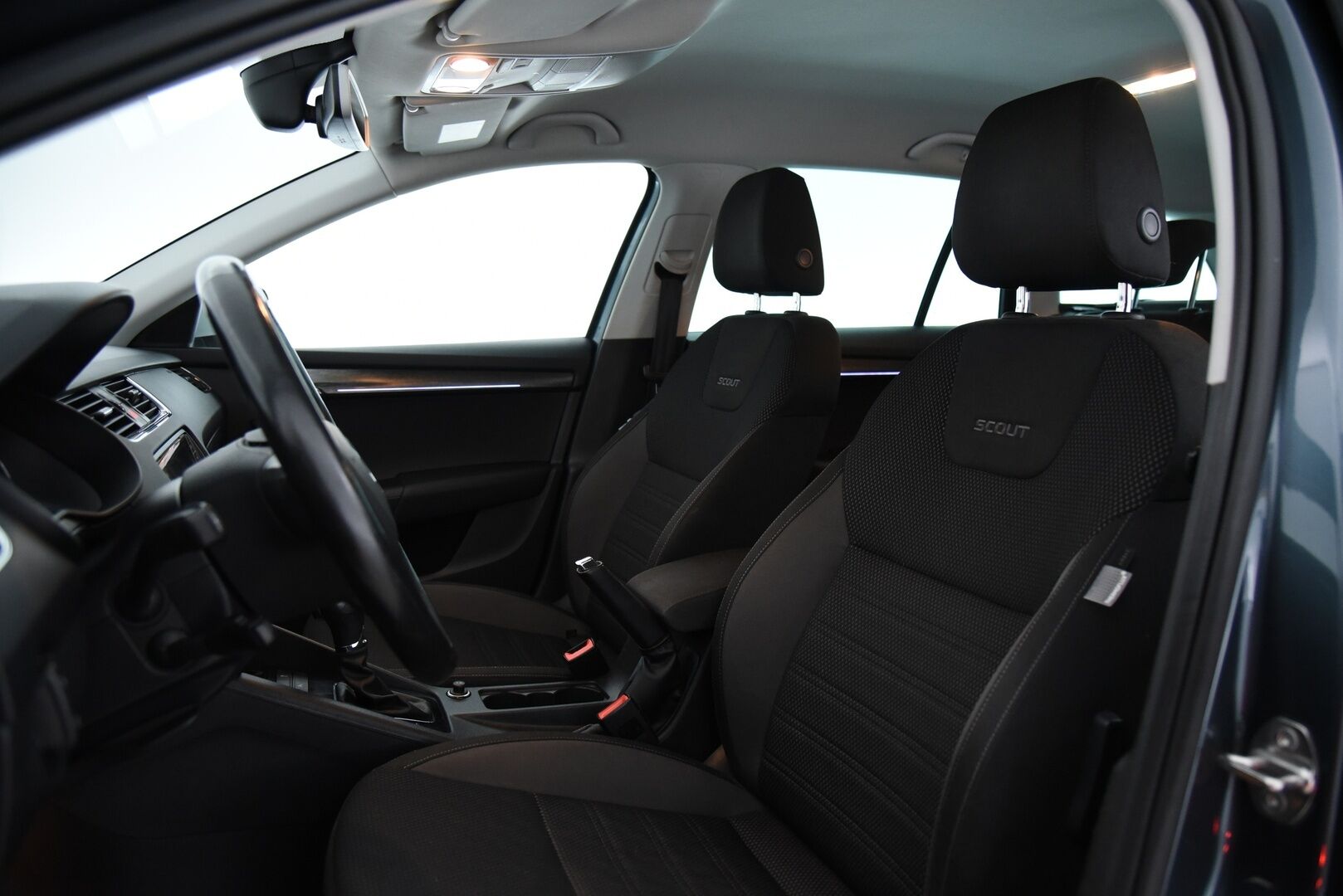 Skoda Octavia 2017 Combi 2,0 TDI 184 4x4 Scout DSG Autom / Adapt. Vakkari / P. Kamera / LED / Koukku - BLIS / P.Tutkat