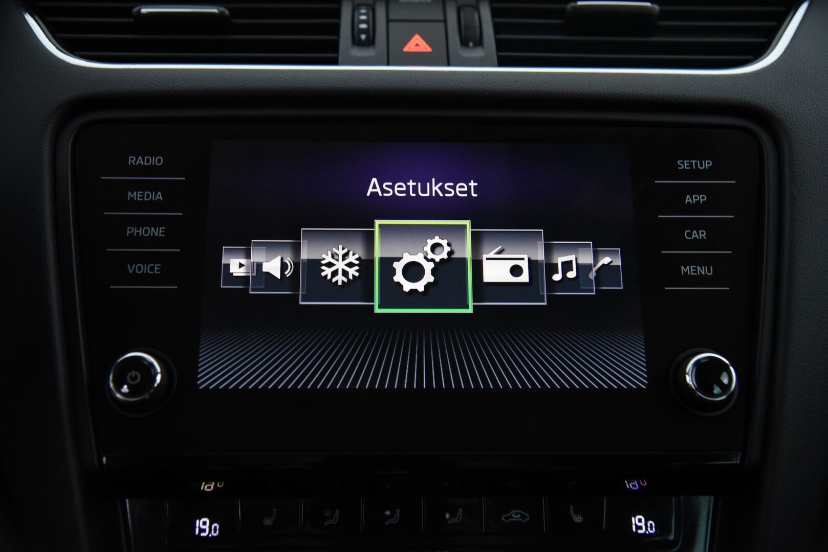 Skoda Octavia 2017 Combi 2,0 TDI 184 4x4 Scout DSG Autom / Adapt. Vakkari / P. Kamera / LED / Koukku - BLIS / P.Tutkat