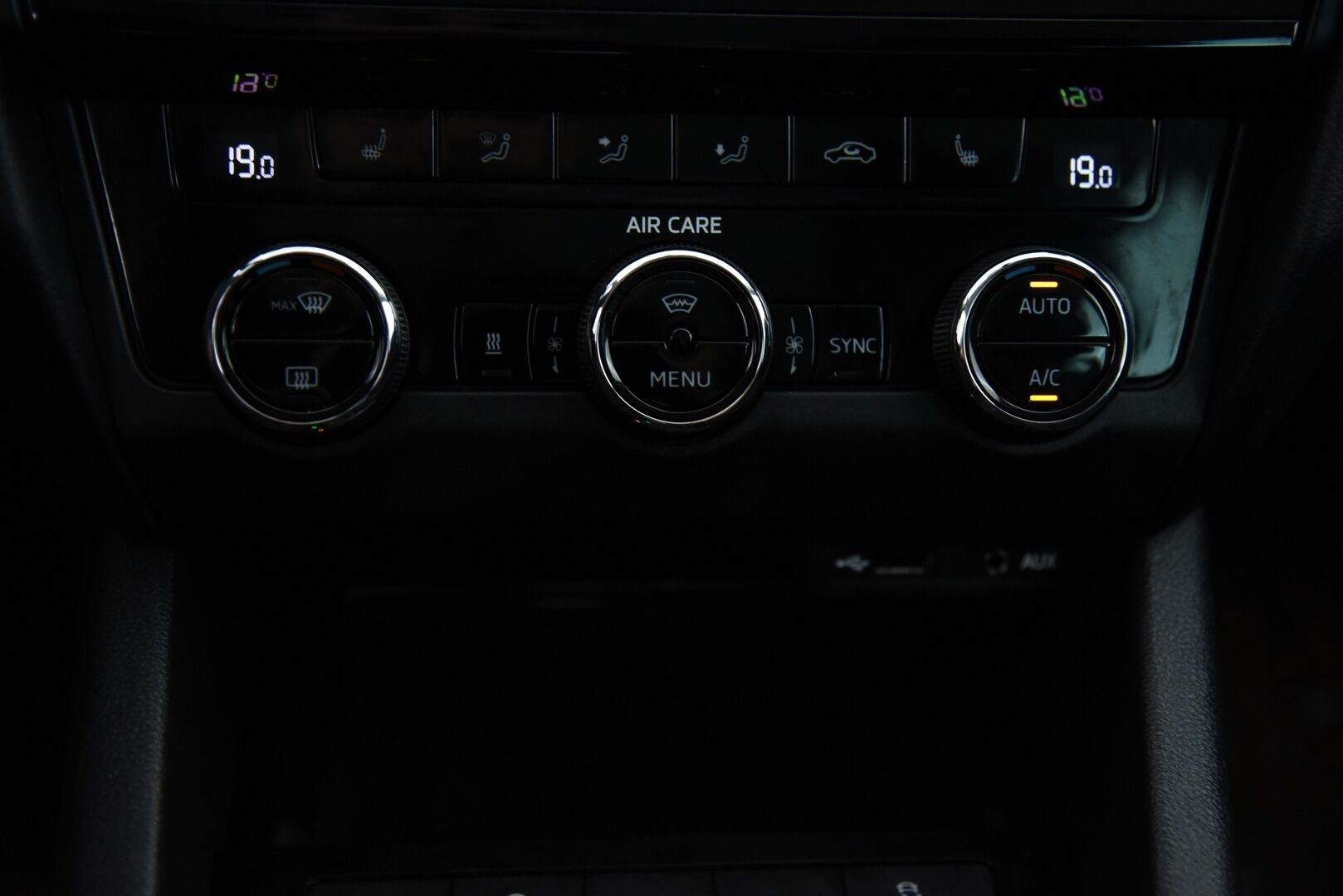 Skoda Octavia 2017 Combi 2,0 TDI 184 4x4 Scout DSG Autom / Adapt. Vakkari / P. Kamera / LED / Koukku - BLIS / P.Tutkat