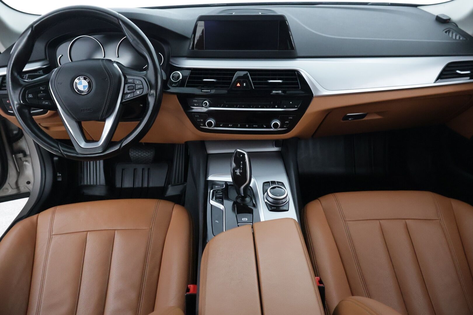 BMW 520 2017 G31 Touring 520d A xDrive Business* Webasto / Vetokoukku / Konjakkinahat* - *Digimittari / My BMW / 2-Omisteinen / Suomi-auto / P-Tutkat / Siisti* - HULLUT JOULUT KORKOTARJOUS 2,49% 