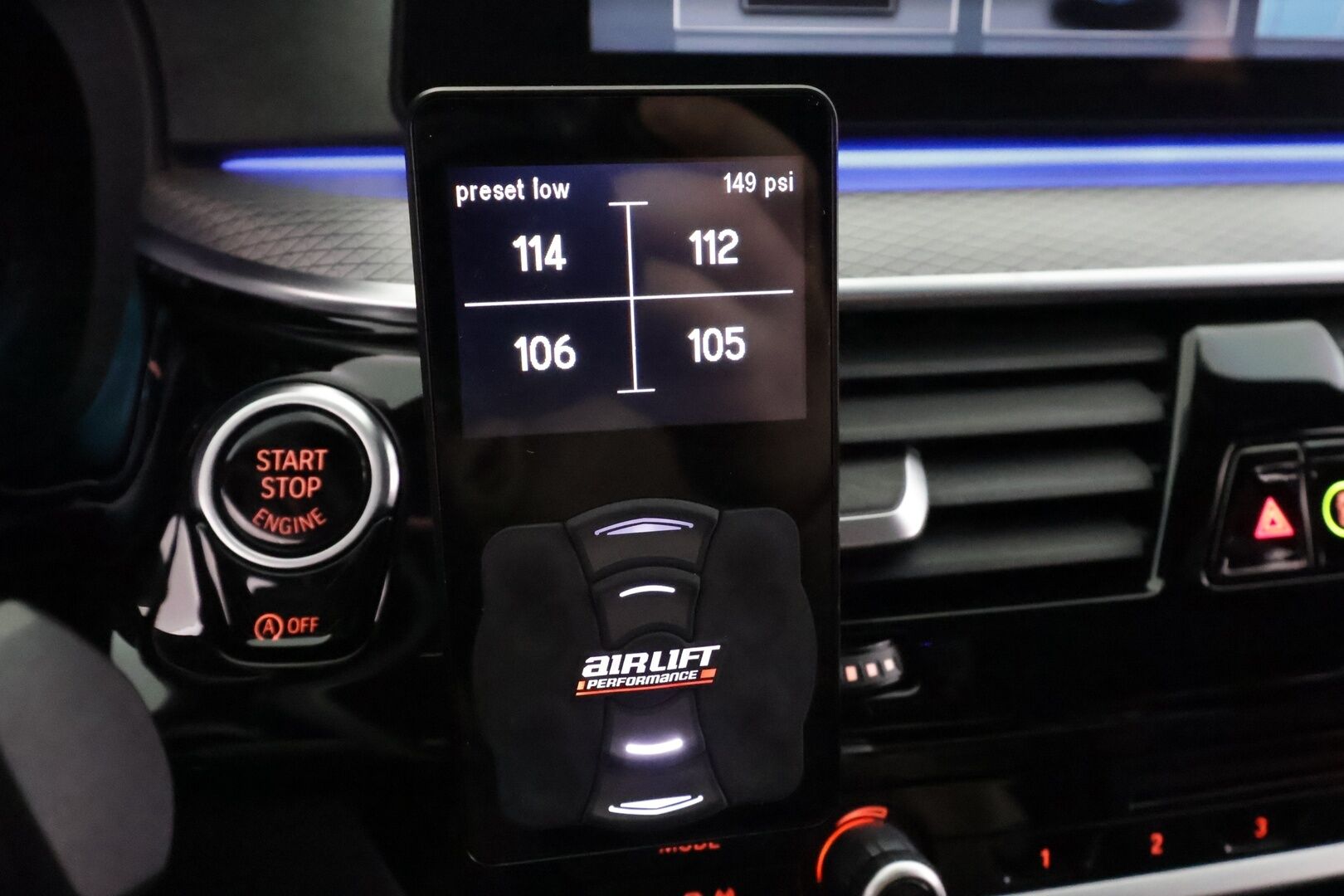 BMW 520 2018 G30 Sedan 520d A xDrive M Sport * K-Sport ilma-alusta / Webasto / Koukku / Sporttinahat / Kamera / LED / Navi * - Suomi-auto / Merkkihuollettu / M-Sport / Shadowline