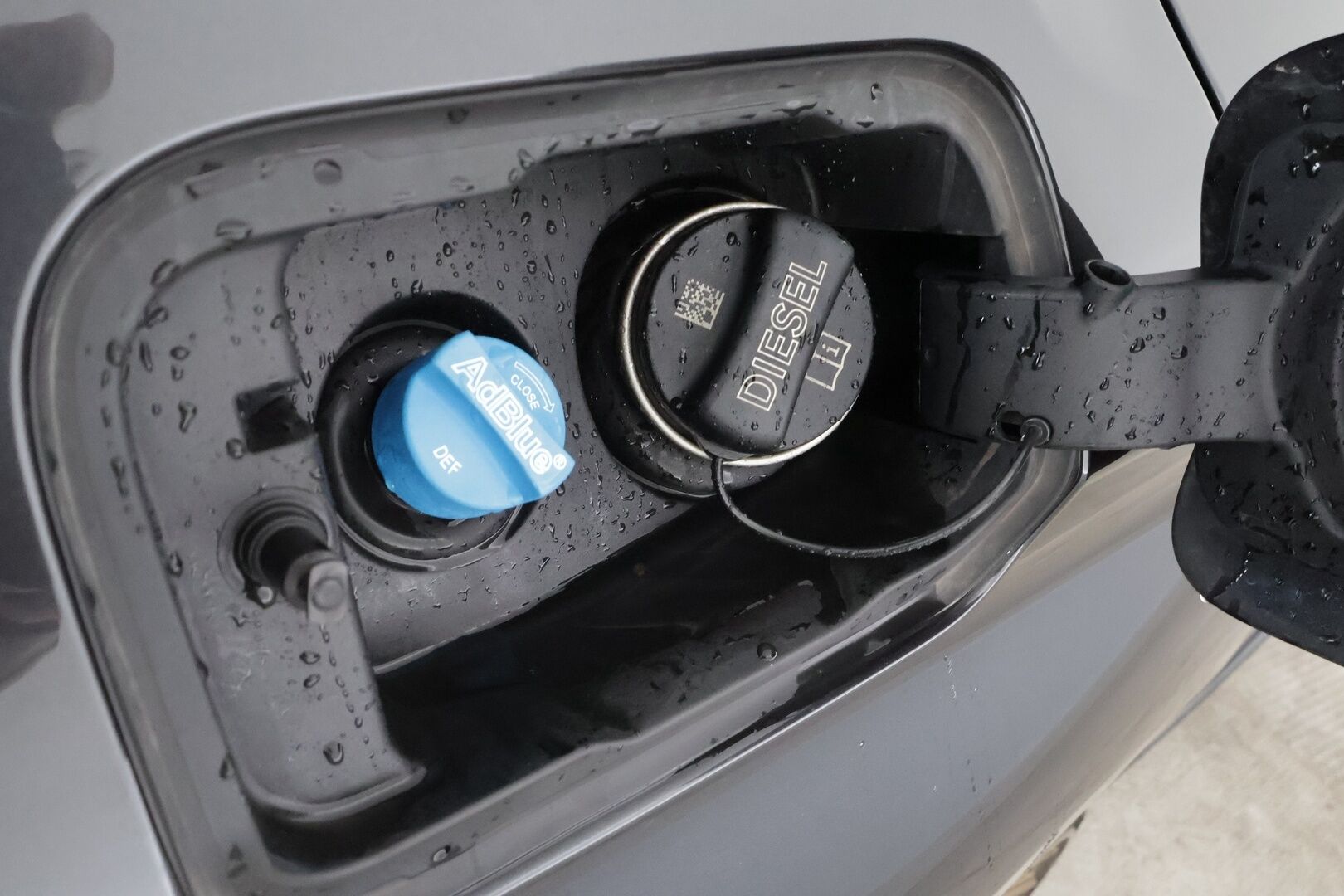 BMW 520 2018 G30 Sedan 520d A xDrive M Sport * K-Sport ilma-alusta / Webasto / Koukku / Sporttinahat / Kamera / LED / Navi * - Suomi-auto / Merkkihuollettu / M-Sport / Shadowline