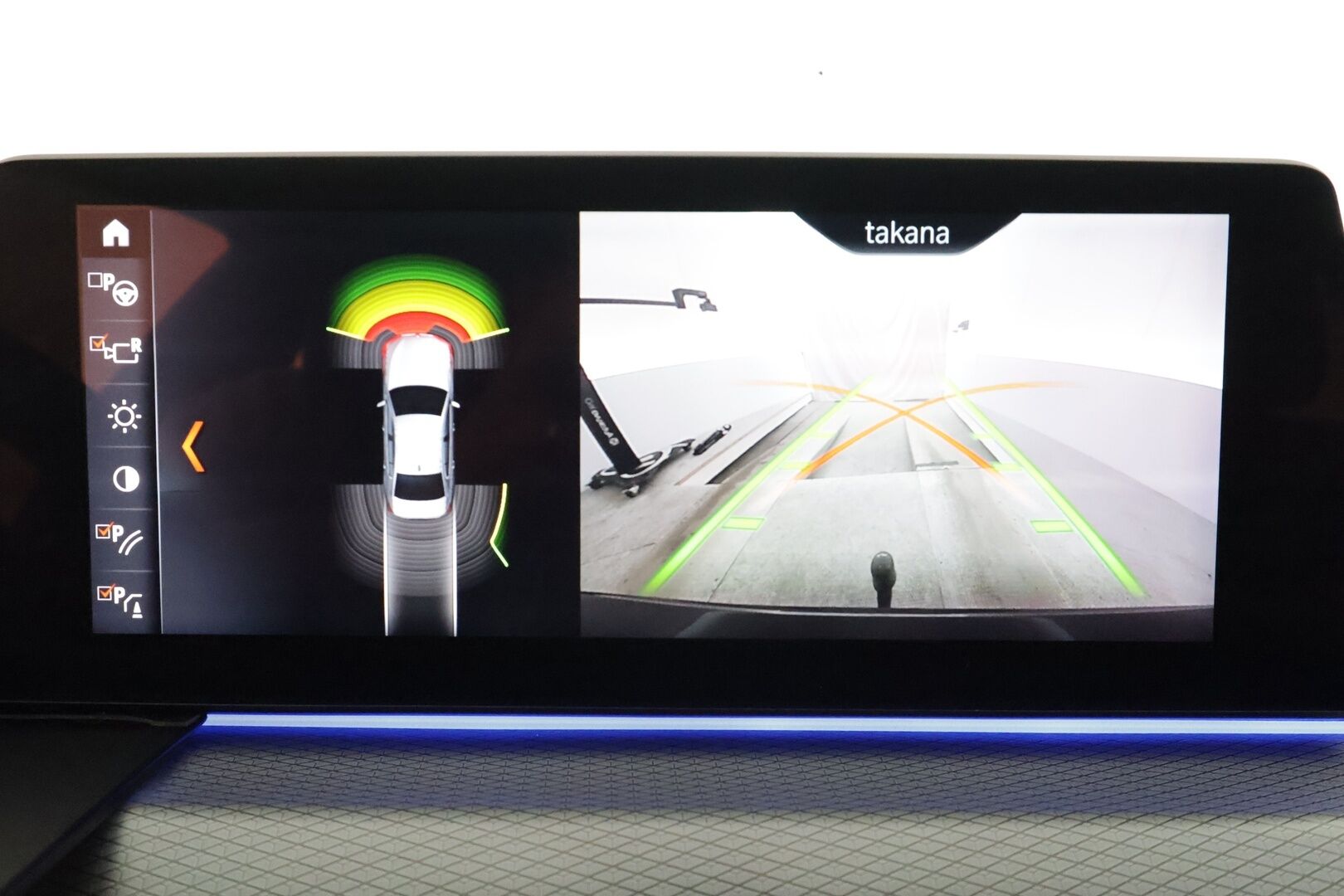 BMW 520 2018 G30 Sedan 520d A xDrive M Sport * K-Sport ilma-alusta / Webasto / Koukku / Sporttinahat / Kamera / LED / Navi * - Suomi-auto / Merkkihuollettu / M-Sport / Shadowline