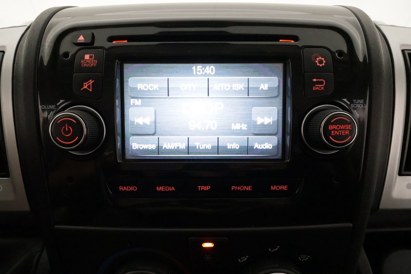 Citroen Jumper 2018 BlueHDi 110 35 L2H1 ** Webasto / Vakkari / Ilmastointi / Bluetooth / Kiinteä Ikkunallinen Väliseinä ** - 1.Om Suomi-auto / Kahdet renkaat