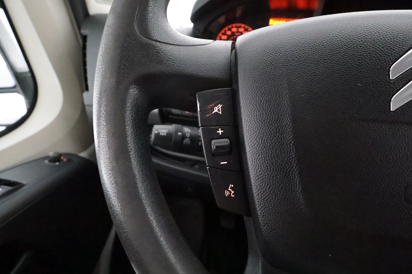 Citroen Jumper 2018 BlueHDi 110 35 L2H1 ** Webasto / Vakkari / Ilmastointi / Bluetooth / Kiinteä Ikkunallinen Väliseinä ** - 1.Om Suomi-auto / Kahdet renkaat
