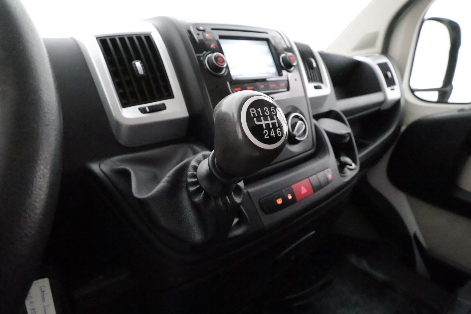 Citroen Jumper 2018 BlueHDi 110 35 L2H1 ** Webasto / Vakkari / Ilmastointi / Bluetooth / Kiinteä Ikkunallinen Väliseinä ** - 1.Om Suomi-auto / Kahdet renkaat