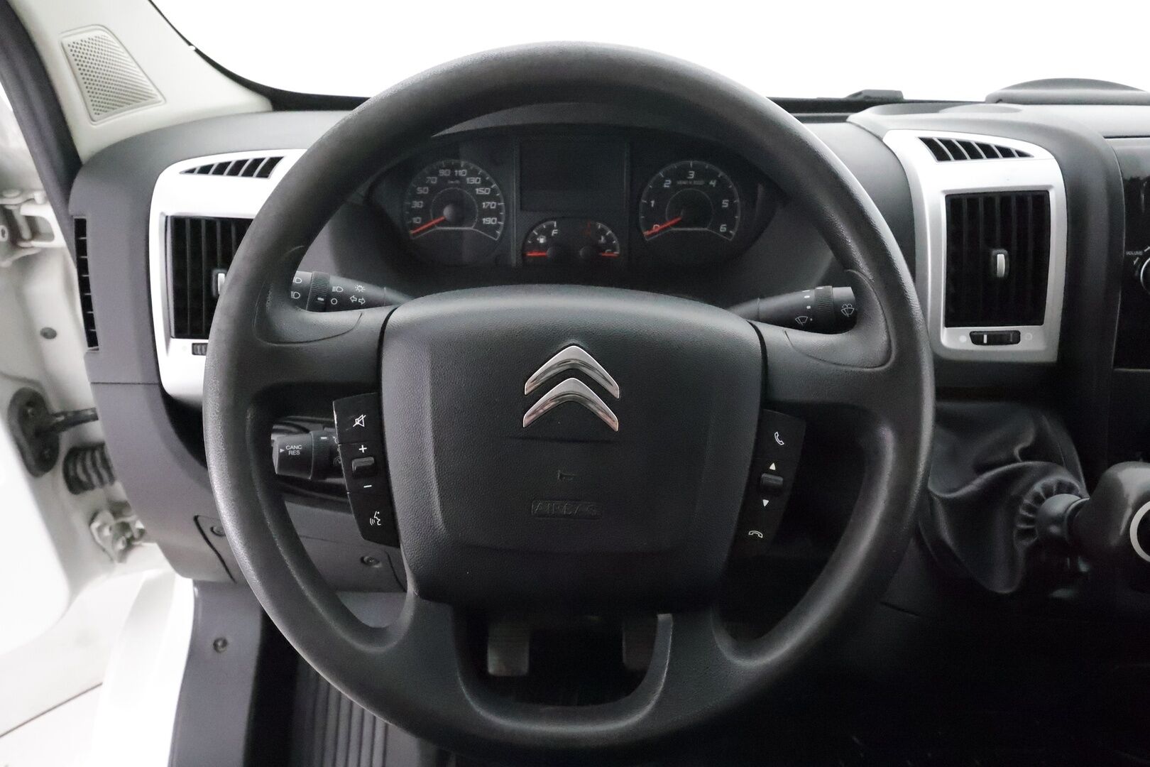 Citroen Jumper 2018 BlueHDi 110 35 L2H1 ** Webasto / Vakkari / Ilmastointi / Bluetooth / Kiinteä Ikkunallinen Väliseinä ** - 1.Om Suomi-auto / Kahdet renkaat