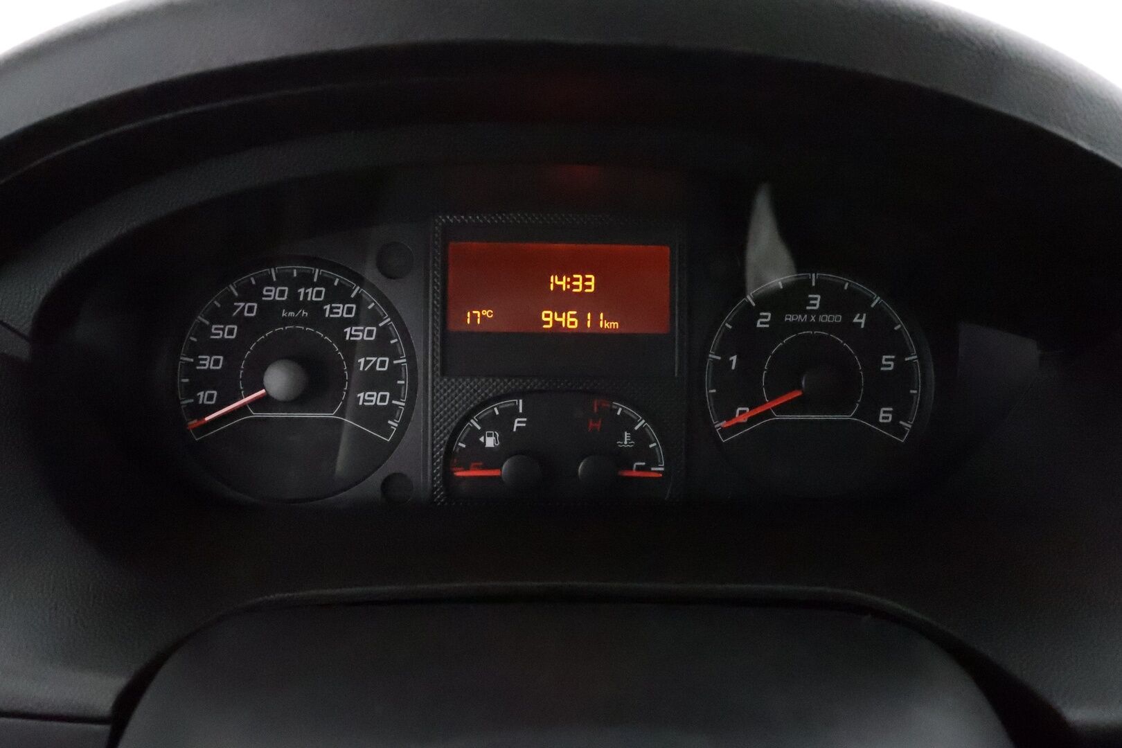 Citroen Jumper 2018 BlueHDi 110 35 L2H1 **Webasto / Vakkari / Bluetooth&CD-Soitin / LED-lisävalo / Ilmastointi / ALV** - 1-om. Suomi-auto / Kahdet renkaat