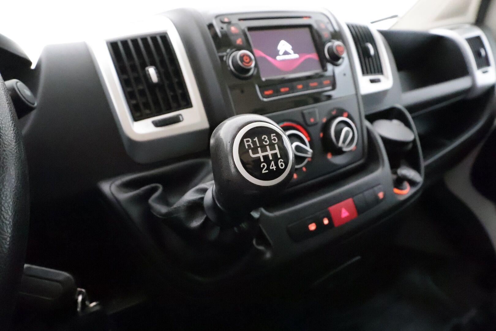 Citroen Jumper 2018 BlueHDi 110 35 L2H1 **Webasto / Vakkari / Bluetooth&CD-Soitin / LED-lisävalo / Ilmastointi / ALV** - 1-om. Suomi-auto / Kahdet renkaat