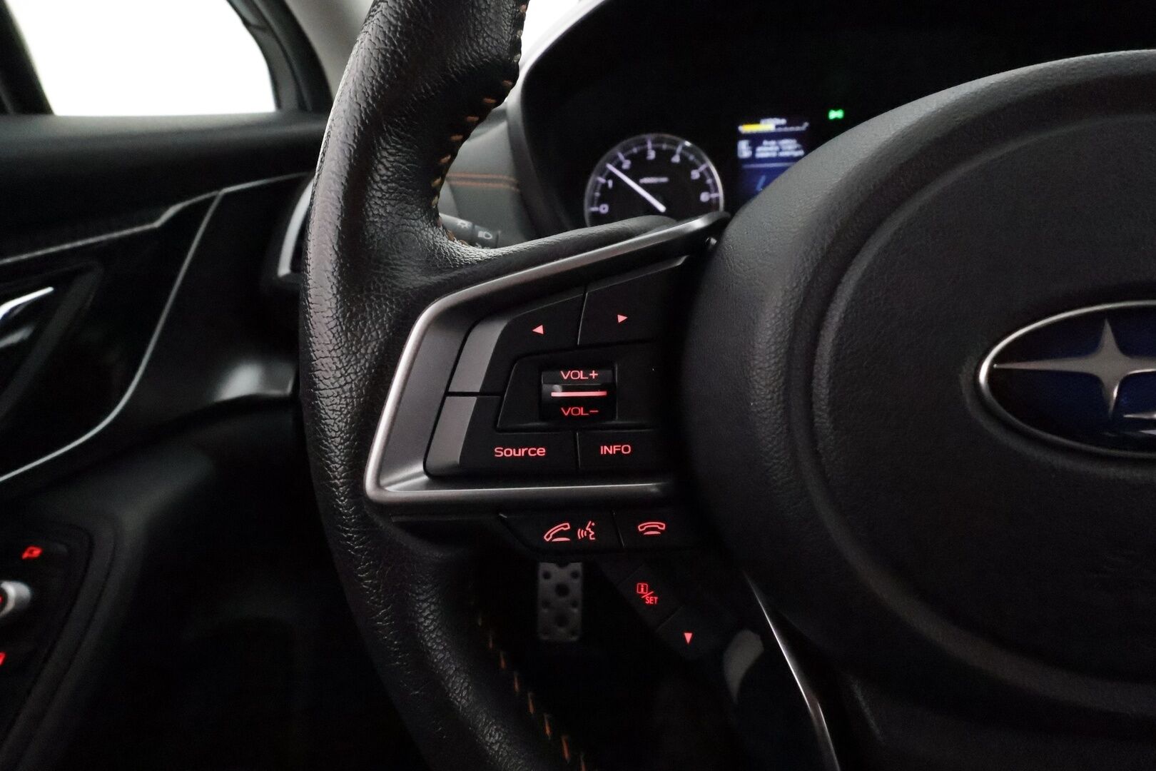 Subaru XV 2018 2,0i Active CVT Summer **ACC / P.kamera / LED / Koukku / Webasto / Apple&Android**