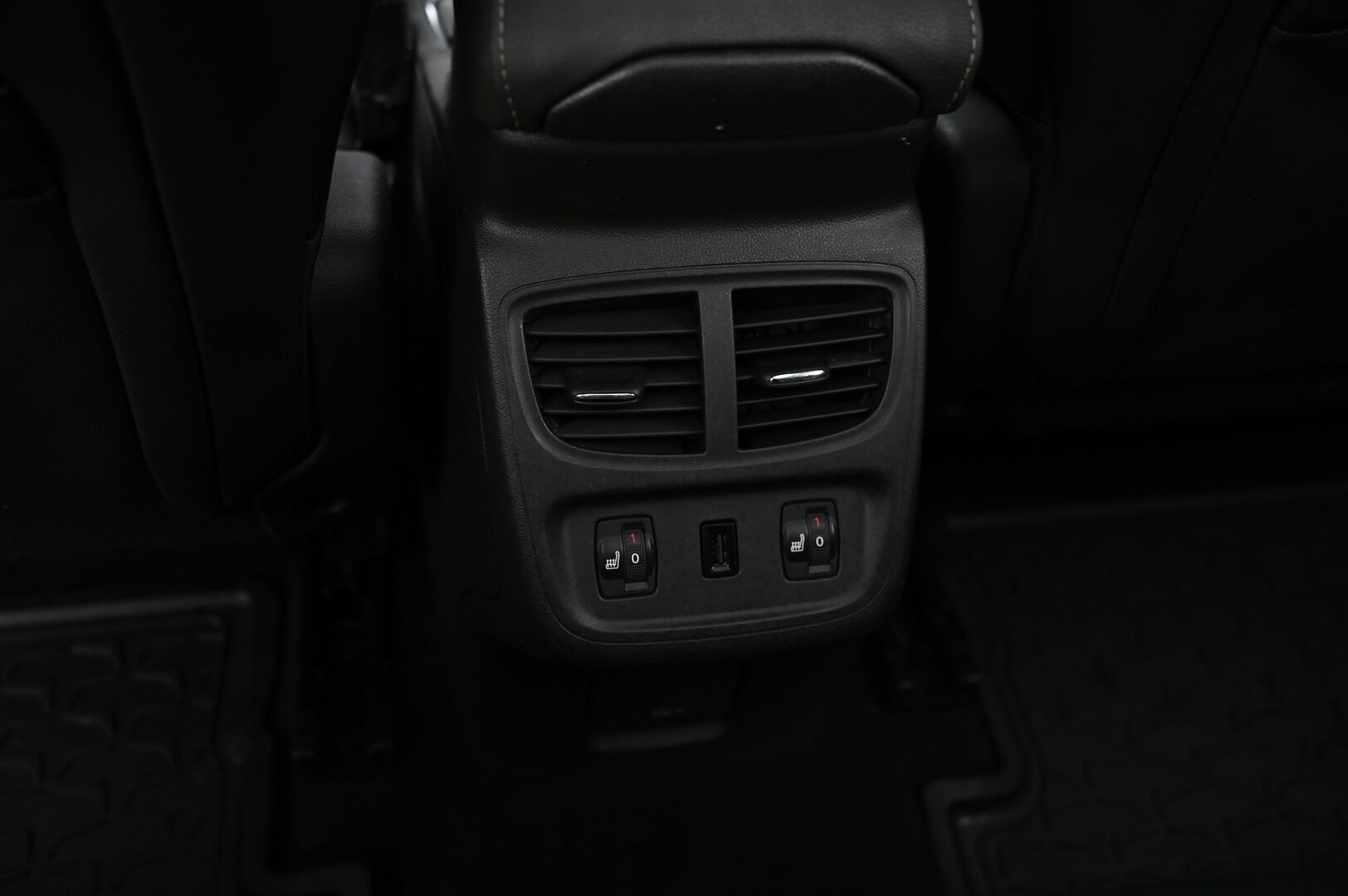 Opel Grandland X 2018 Innovation 1,2 Turbo Start/Stop 96 kW AT6 *ACC / Panorama / 360 kamera / Lohko / Suomi-auto / Jakopää juuri tehty!* - *Juuri saapunut / 2x Renkaat*