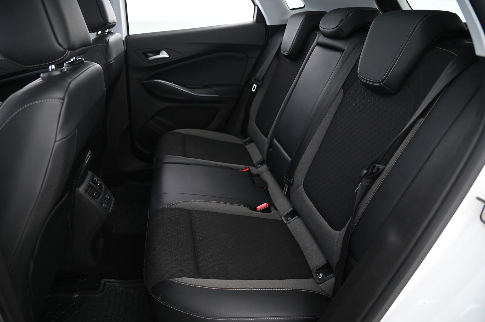 Opel Grandland X 2018 Innovation 1,2 Turbo Start/Stop 96 kW AT6 *ACC / Panorama / 360 kamera / Lohko / Suomi-auto / Jakopää juuri tehty!* - *Juuri saapunut / 2x Renkaat*