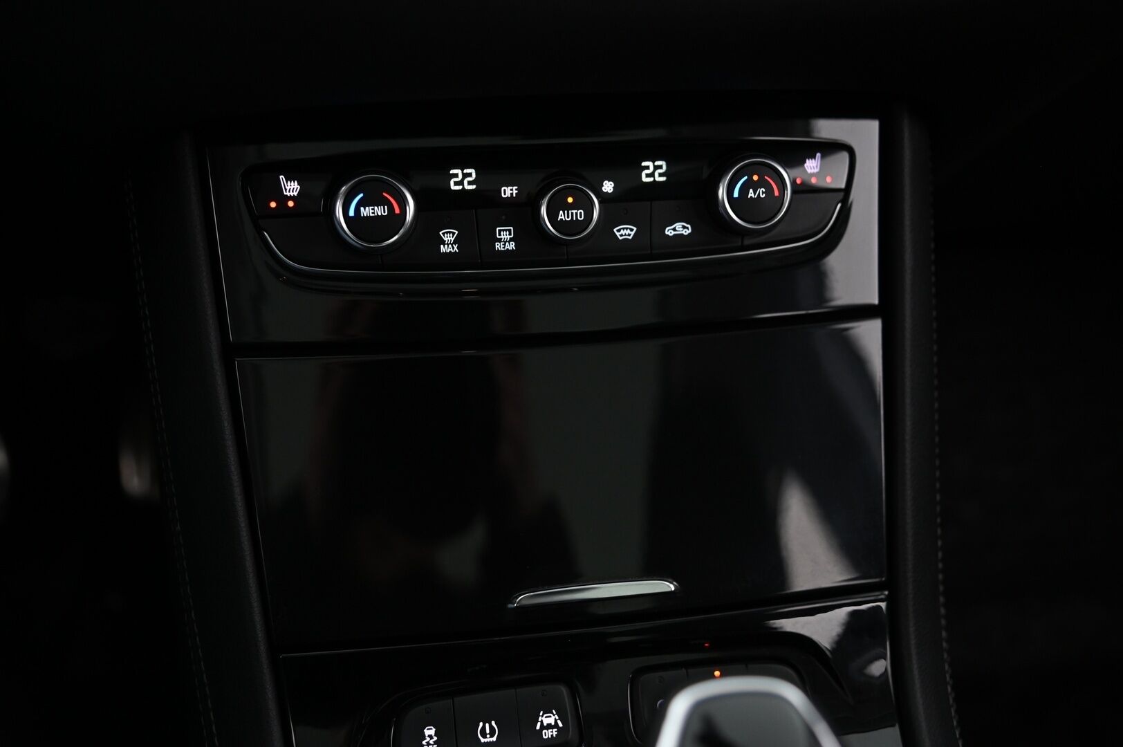 Opel Grandland X 2018 Innovation 1,2 Turbo Start/Stop 96 kW AT6 *ACC / Panorama / 360 kamera / Lohko / Suomi-auto / Jakopää juuri tehty!* - *Juuri saapunut / 2x Renkaat / Lisää kuvia tulossa!*