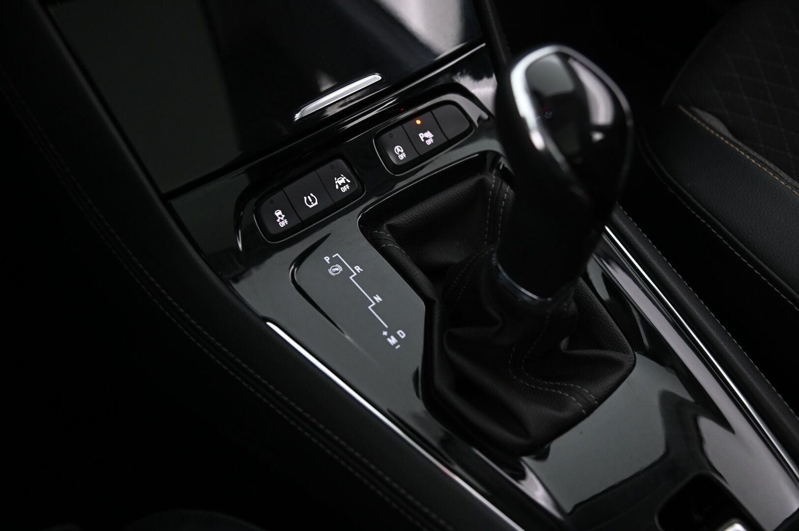 Opel Grandland X 2018 Innovation 1,2 Turbo Start/Stop 96 kW AT6 *ACC / Panorama / 360 kamera / Lohko / Suomi-auto / Jakopää juuri tehty!* - *Juuri saapunut / 2x Renkaat / Lisää kuvia tulossa!*