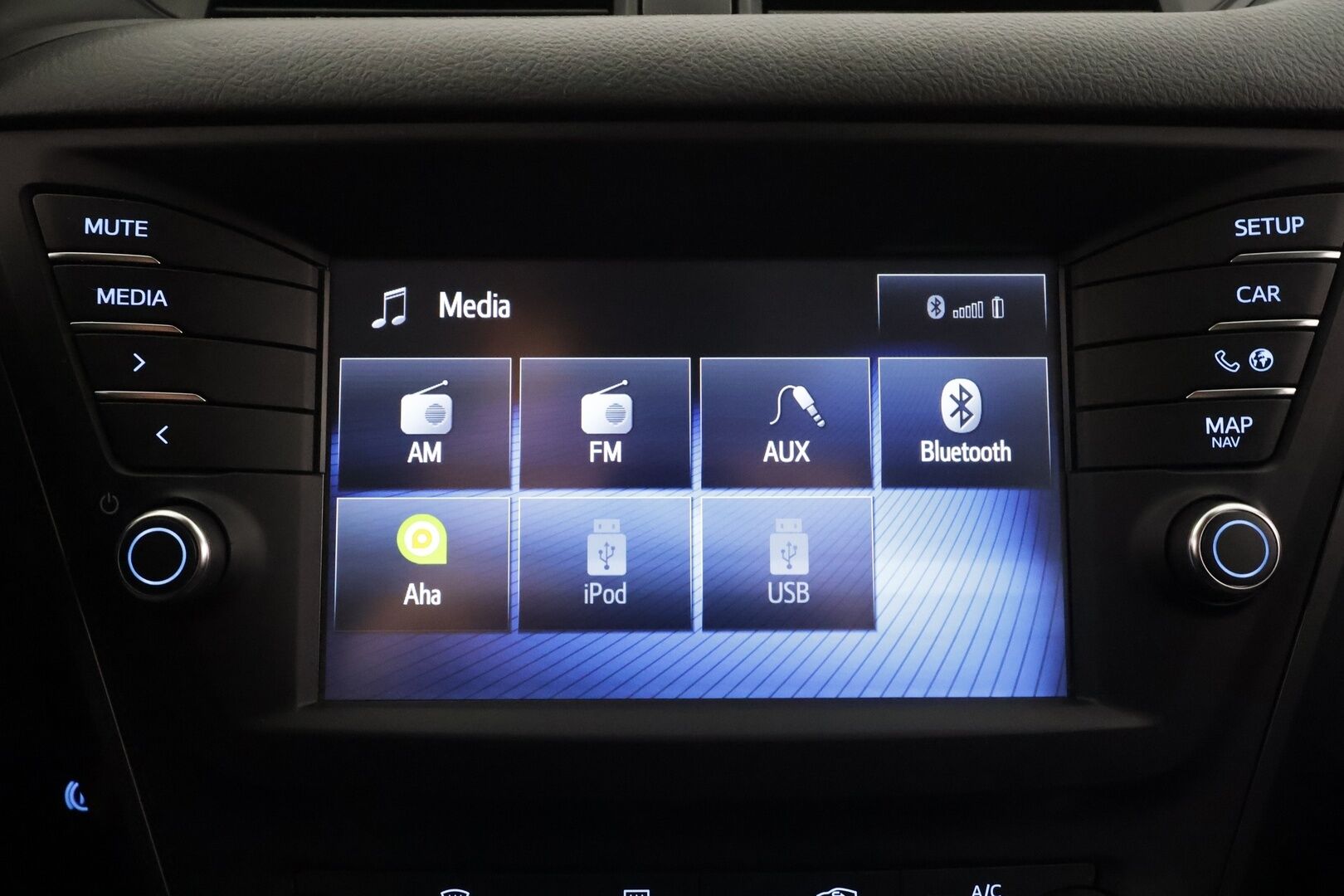 Toyota Avensis 2018 1,8 Valvematic Active Edition Touring Sports Multidrive S - | LED | Koukku | Navi | Lohko + sisälämmitin | P.kamera | Vakkari | Kaistavahti | PCS | Bluetooth | Hyvä huoltokirja | 2x renkaat aluin | 
