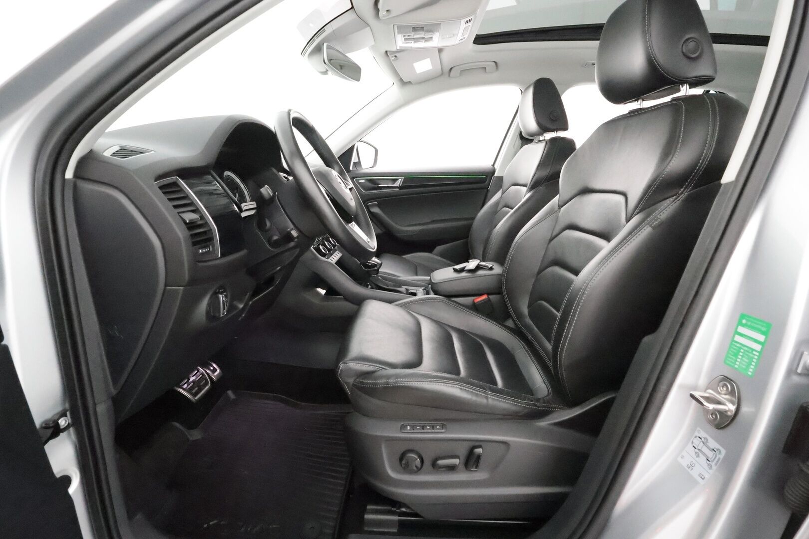 Skoda Kodiaq 2018 2,0TDI 190 4x4 Exclusive**Panorama / 360° Kamera / Ilmastoidut Muistinahat / Adapt.Vakkari / Webasto / Koukku / Canton** - Navi / Kaistavahti / 3-Alueinen / KeylessGO / 2x Renkaat