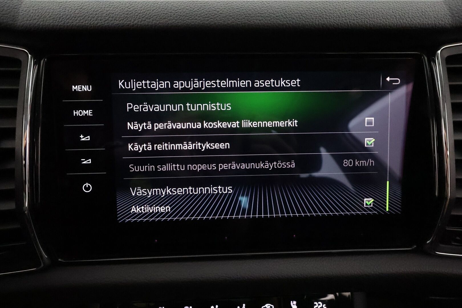 Skoda Kodiaq 2018 2,0TDI 190 4x4 Exclusive**Panorama / 360° Kamera / Ilmastoidut Muistinahat / Adapt.Vakkari / Webasto / Koukku / Canton** - Navi / Kaistavahti / 3-Alueinen / KeylessGO / 2x Renkaat