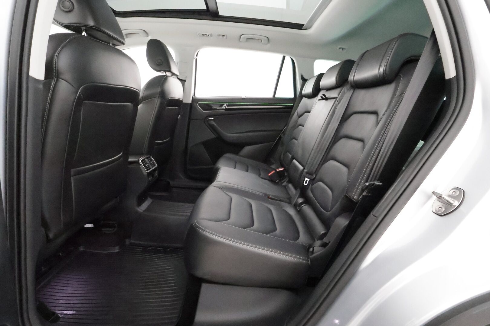 Skoda Kodiaq 2018 2,0TDI 190 4x4 Exclusive**Panorama / 360° Kamera / Ilmastoidut Muistinahat / Adapt.Vakkari / Webasto / Koukku / Canton** - Navi / Kaistavahti / 3-Alueinen / KeylessGO / 2x Renkaat
