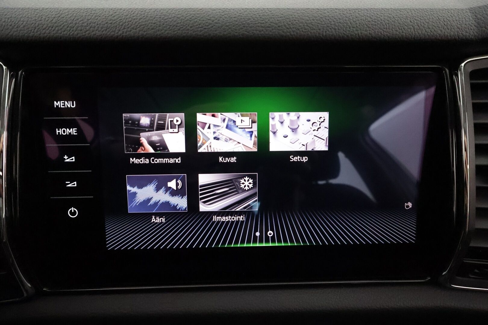 Skoda Kodiaq 2018 2,0TDI 190 4x4 Exclusive**Panorama / 360° Kamera / Ilmastoidut Muistinahat / Adapt.Vakkari / Webasto / Koukku / Canton** - Navi / Kaistavahti / 3-Alueinen / KeylessGO / 2x Renkaat