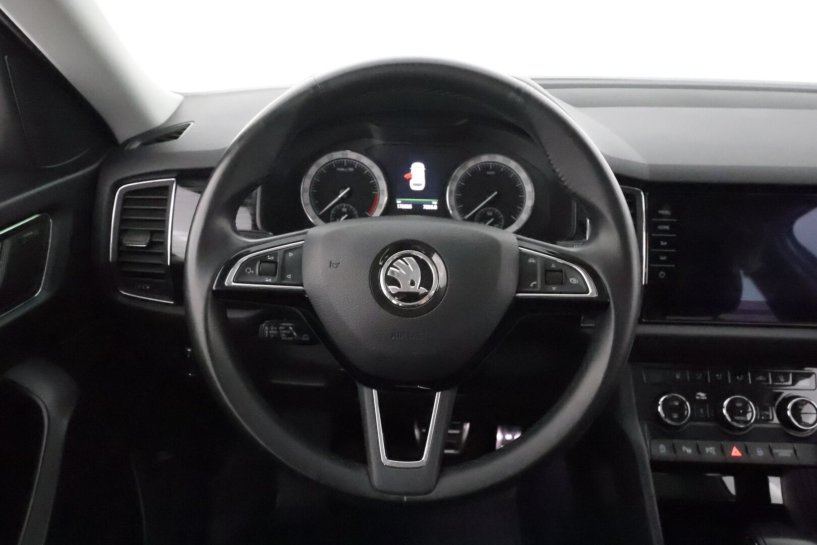 Skoda Kodiaq 2018 2,0TDI 190 4x4 Exclusive**Panorama / 360° Kamera / Ilmastoidut Muistinahat / Adapt.Vakkari / Webasto / Koukku / Canton** - Navi / Kaistavahti / 3-Alueinen / KeylessGO / 2x Renkaat