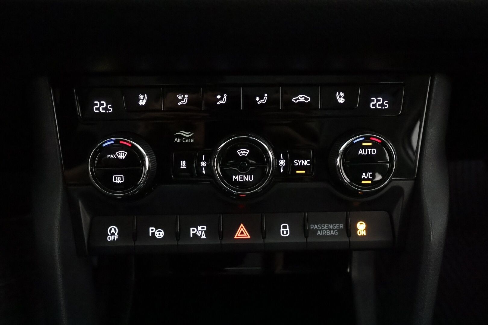 Skoda Kodiaq 2018 2,0TDI 190 4x4 Exclusive**Panorama / 360° Kamera / Ilmastoidut Muistinahat / Adapt.Vakkari / Webasto / Koukku / Canton** - Navi / Kaistavahti / 3-Alueinen / KeylessGO / 2x Renkaat
