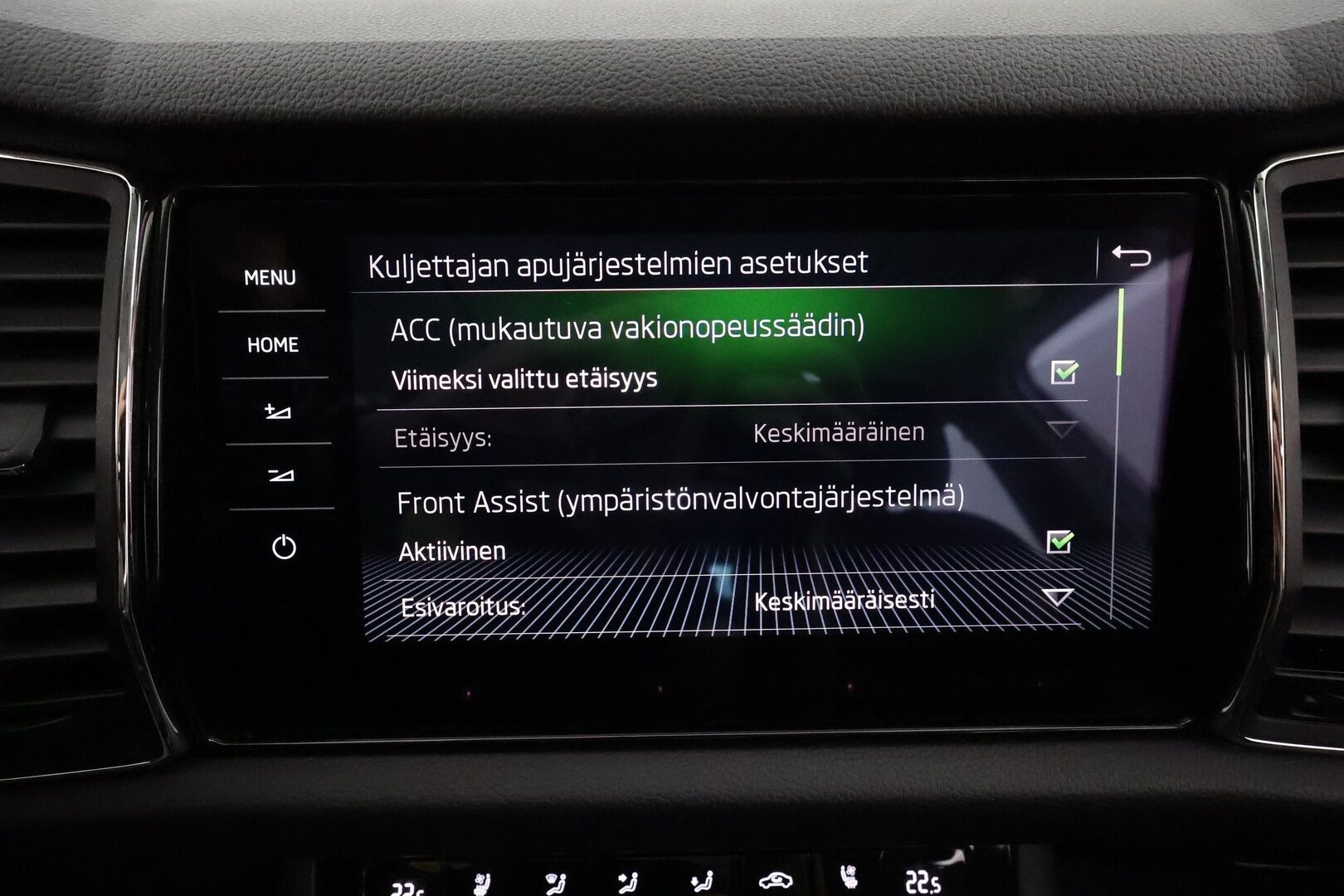 Skoda Kodiaq 2018 2,0TDI 190 4x4 Exclusive**Panorama / 360° Kamera / Ilmastoidut Muistinahat / Adapt.Vakkari / Webasto / Koukku / Canton** - Navi / Kaistavahti / 3-Alueinen / KeylessGO / 2x Renkaat