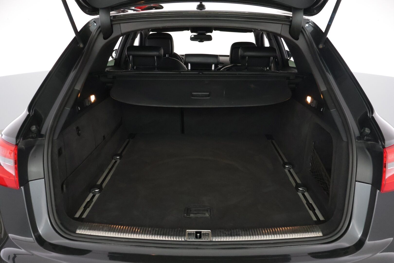 Audi A6 2014 Avant 3,0 V6 TDI 150 kW Edition S tronic Start-Stop - ** Nahka-alcantara / Muistipenkki / Bluetooth / Navi **