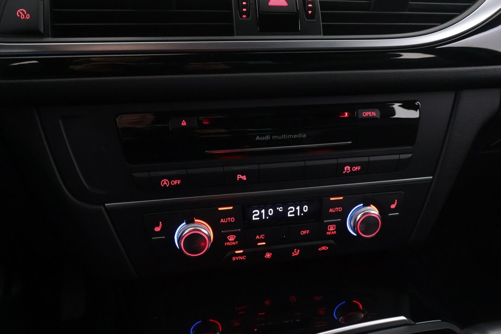 Audi A6 2014 Avant 3,0 V6 TDI 150 kW Edition S tronic Start-Stop - ** Nahka-alcantara / Muistipenkki / Bluetooth / Navi **