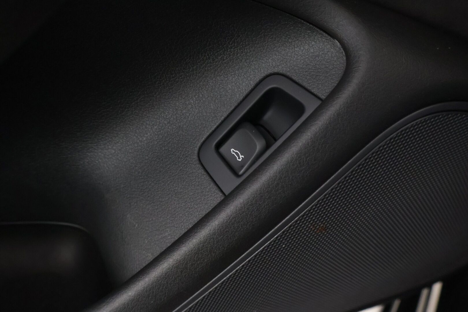 Audi A6 2014 Avant 3,0 V6 TDI 150 kW Edition S tronic Start-Stop - ** Nahka-alcantara / Muistipenkki / Bluetooth / Navi **