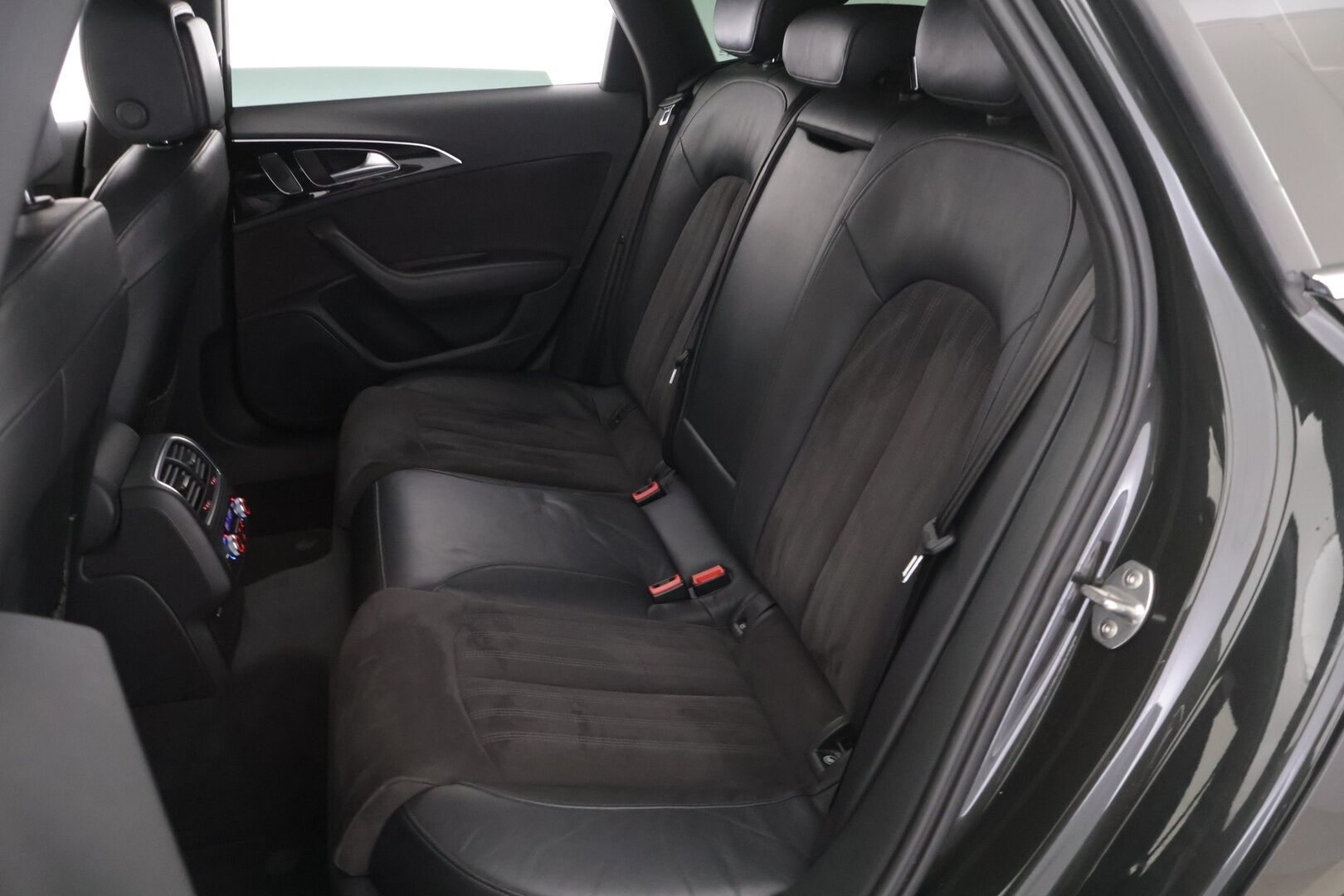 Audi A6 2014 Avant 3,0 V6 TDI 150 kW Edition S tronic Start-Stop - ** Nahka-alcantara / Muistipenkki / Bluetooth / Navi **