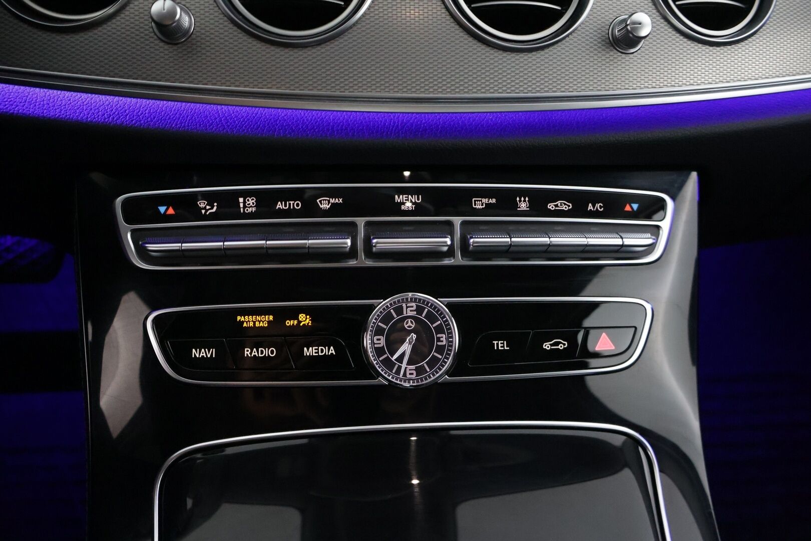 Mercedes-Benz E 2017 350 e A Premium Business * Burmesterit / 360-Kamerat / Widescreen / IHC+ / Vetokoukku * - * Näyttävä ja Merkkihuollettu yksilö *