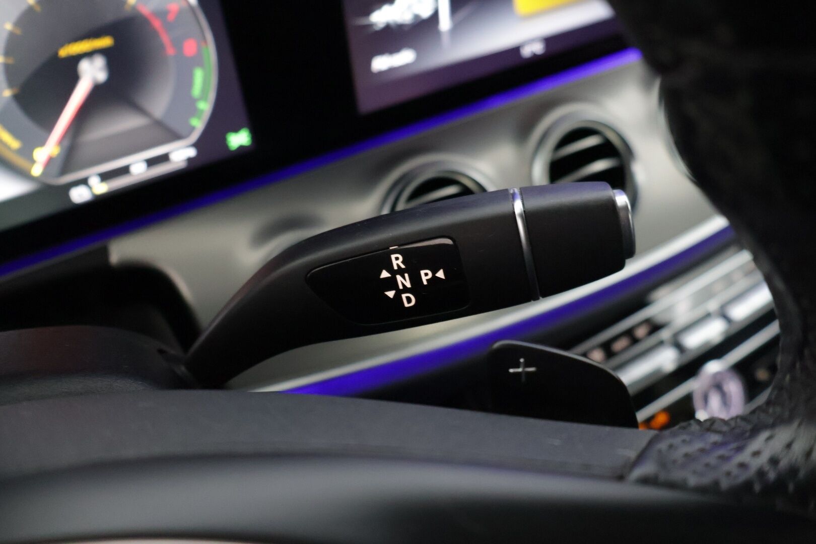 Mercedes-Benz E 2017 350 e A Premium Business * Burmesterit / 360-Kamerat / Widescreen / IHC+ / Vetokoukku * - * Näyttävä ja Merkkihuollettu yksilö *