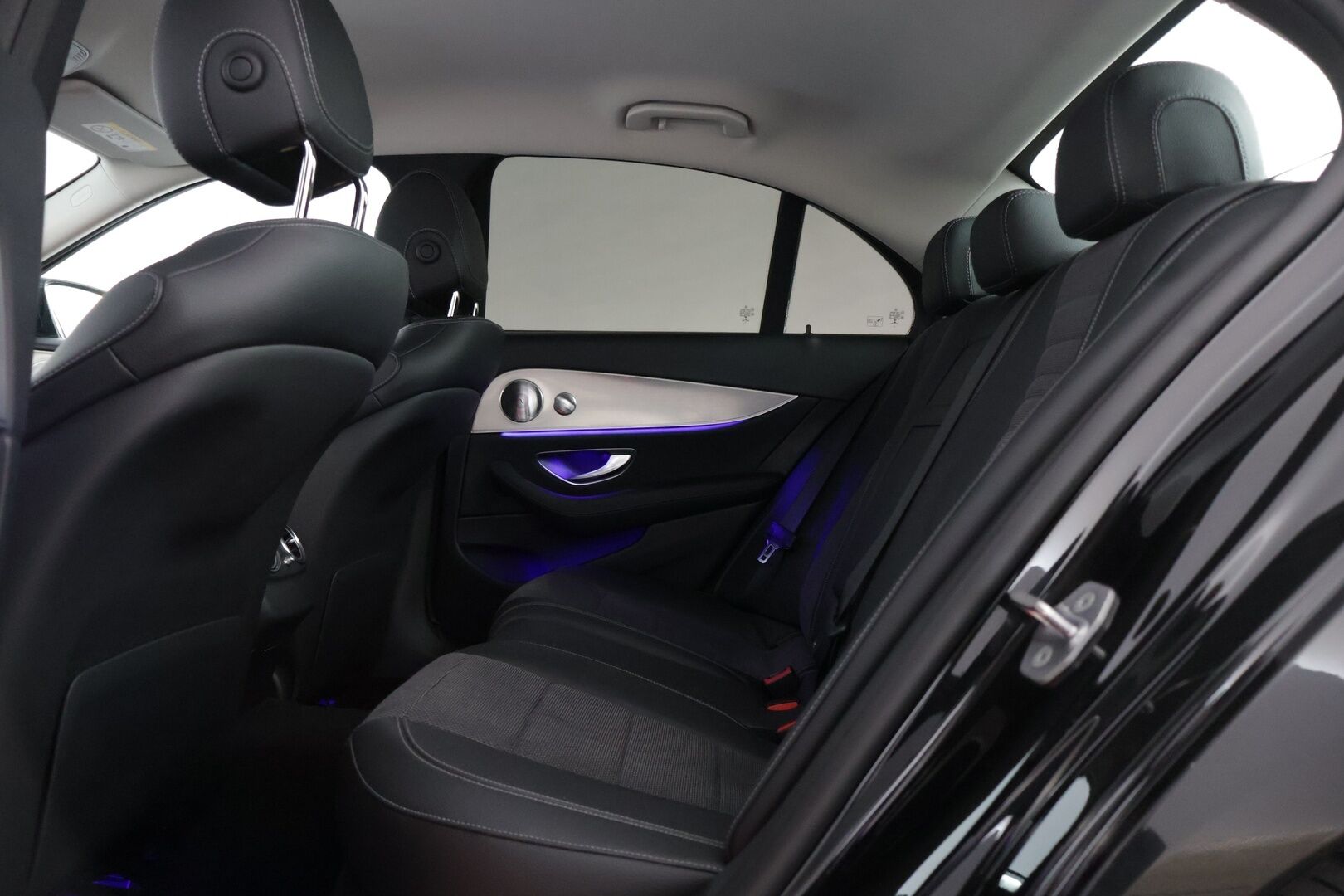 Mercedes-Benz E 2017 350 e A Premium Business * Burmesterit / 360-Kamerat / Widescreen / IHC+ / Vetokoukku * - * Näyttävä ja Merkkihuollettu yksilö *