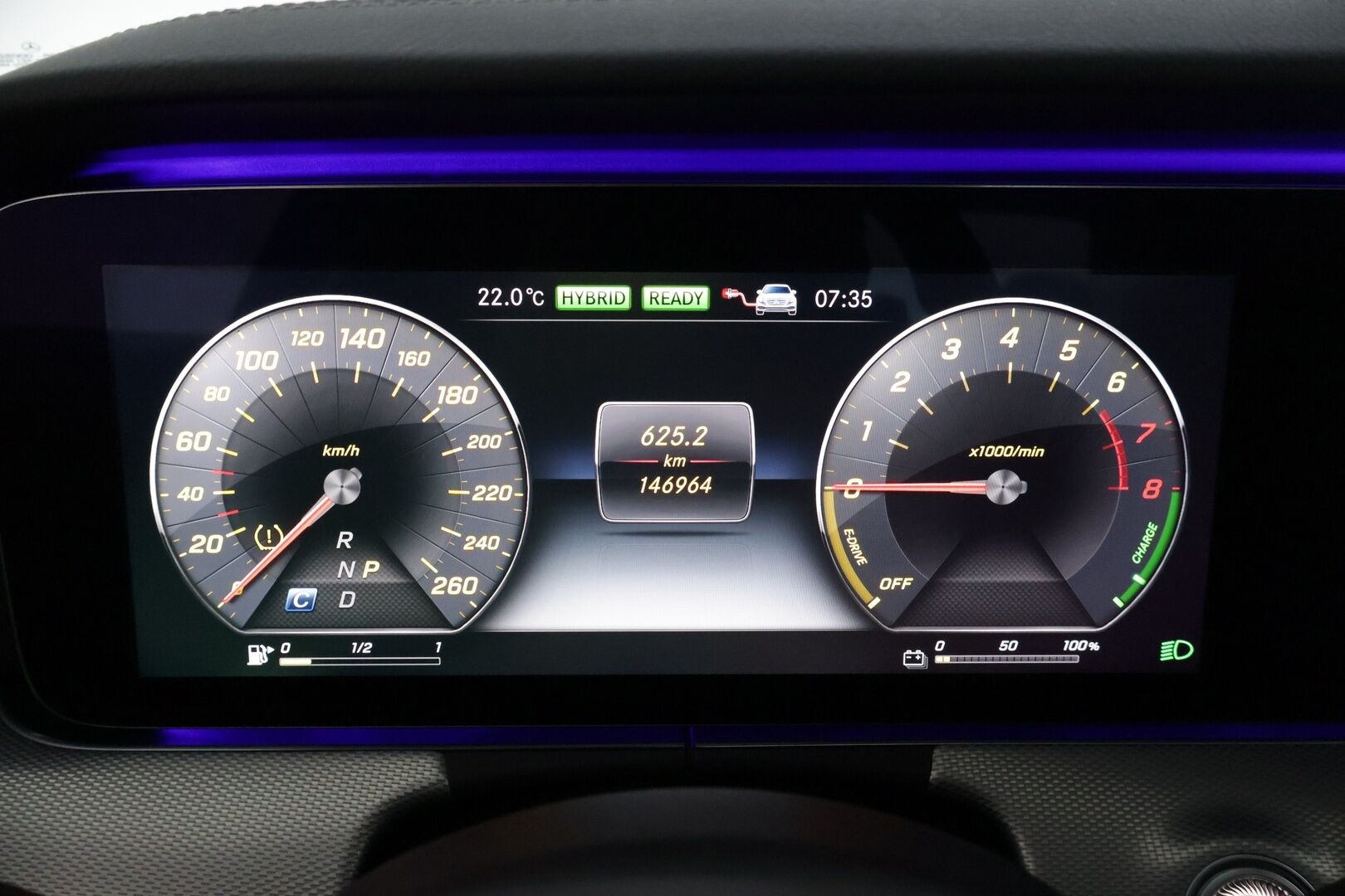 Mercedes-Benz E 2017 350 e A Premium Business * Burmesterit / 360-Kamerat / Widescreen / IHC+ / Vetokoukku * - * Näyttävä ja Merkkihuollettu yksilö *