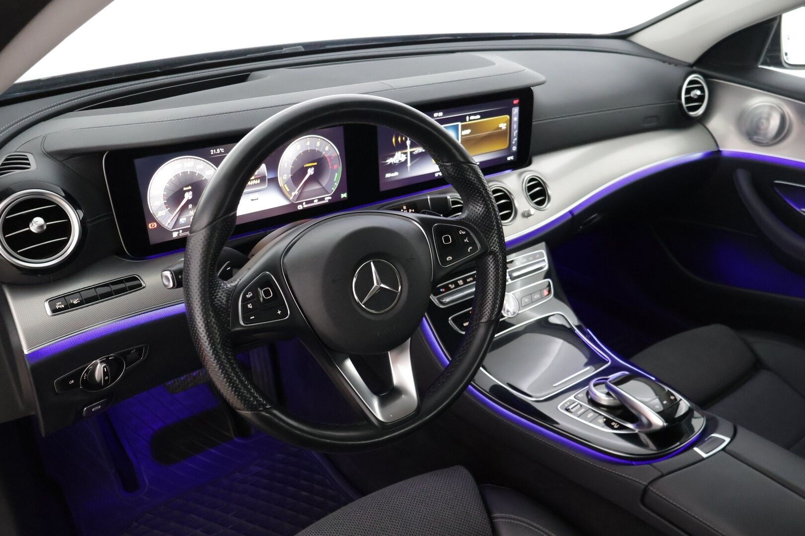 Mercedes-Benz E 2017 350 e A Premium Business * Burmesterit / 360-Kamerat / Widescreen / IHC+ / Vetokoukku * - * Näyttävä ja Merkkihuollettu yksilö *