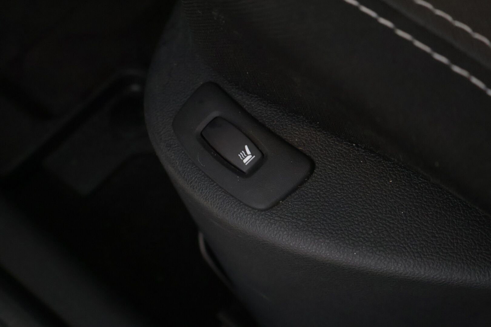 Renault Clio 2019 TCe 90 eco2 Zen - Suomi-auto | Lohko | Vakkari | Penkinlämmittimet | BASS Reflex