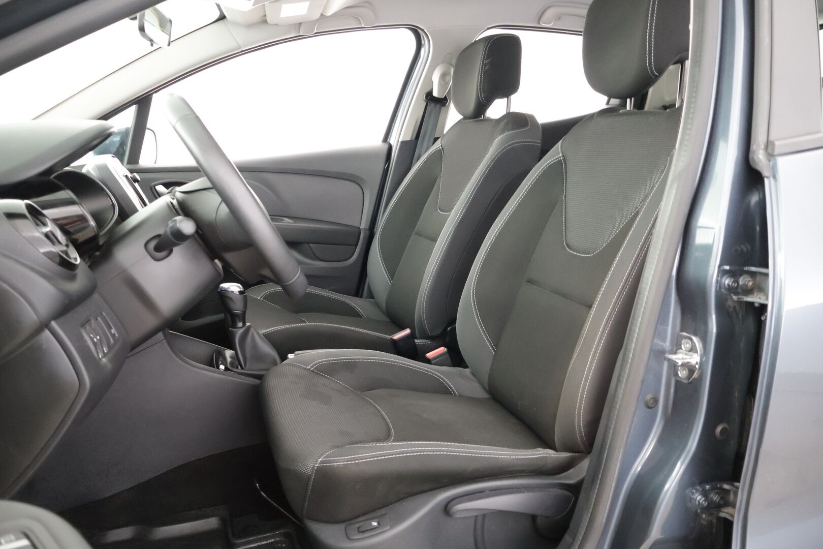 Renault Clio 2019 TCe 90 eco2 Zen - Suomi-auto | Lohko | Vakkari | Penkinlämmittimet | BASS Reflex
