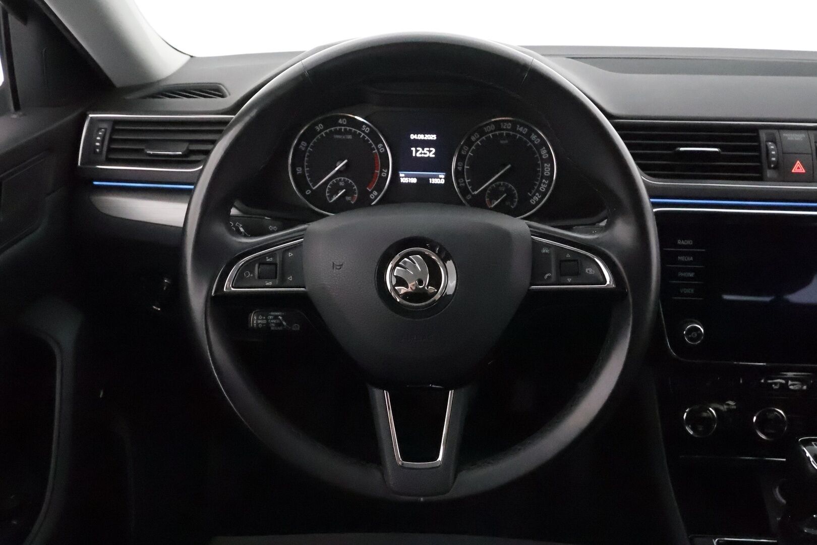Skoda Superb 2018 Combi 1,4 TSI ACT Style BusinessLine DSG **Webasto / Koukku / ACC / Canton / Xenon / P.Kamera / Muistipenkki** - Suomi-auto / Kahdet Renkaat