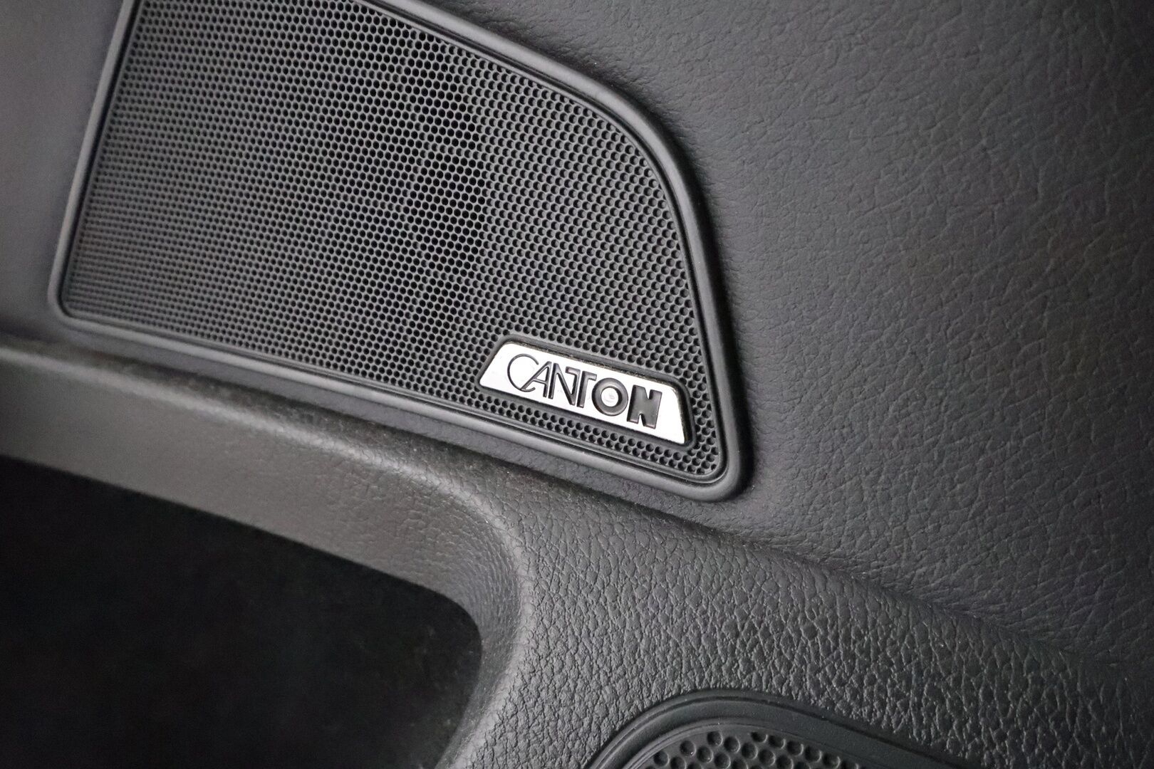 Skoda Superb 2018 Combi 1,4 TSI ACT Style BusinessLine DSG **Webasto / Koukku / ACC / Canton / Xenon / P.Kamera / Muistipenkki** - Suomi-auto / Kahdet Renkaat