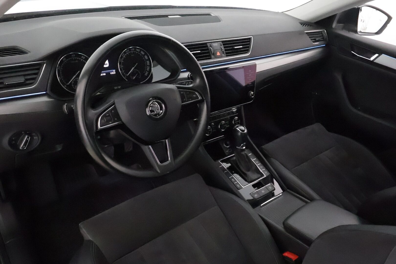 Skoda Superb 2018 Combi 1,4 TSI ACT Style BusinessLine DSG **Webasto / Koukku / ACC / Canton / Xenon / P.Kamera / Muistipenkki** - Suomi-auto / Kahdet Renkaat