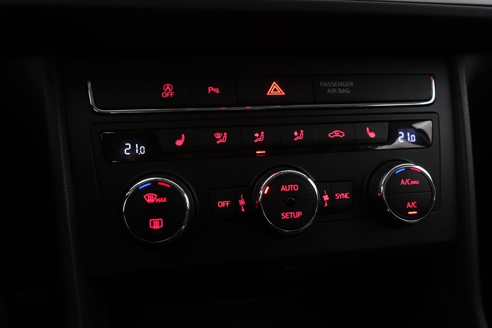 Seat Leon ST 2018 1,4 TGI 110 Style Business DSG / YritysOutlet - Myydään vain yrityksille - *Lohko & Sisäpistoke /Tutkat /  Vakkari / Navi / LED / AppleCarPlay *