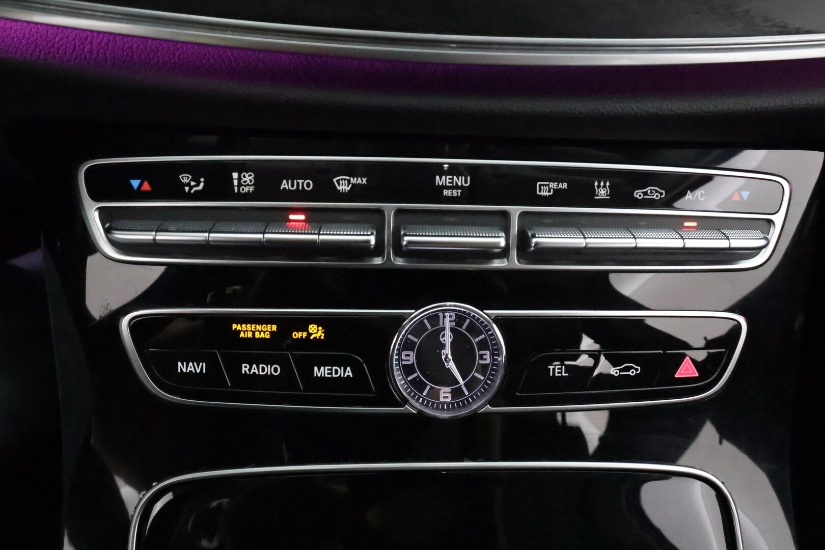 Mercedes-Benz E 2018 220 d 4Matic T A All-Terrain ** Webasto / Koukku / LED-High Performance / Sporttipenkit / P.kamera / Navi ** - 3,99 % KORKOTARJOUS TÄHÄN AUTOON - 2x Renkaat 