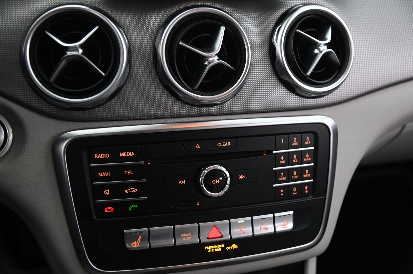 Mercedes-Benz GLA 2018 GLA 180 Farmari (AC) 5ov 1595cm3 A *Facelift / Sporttipenkit / P*kamera / Koukku / Led* - *2x Renkaat vanteineen / Juuri saapunut!* - HULLUT AVAJAISHULINAT KORKOTARJOUS 3,29 %